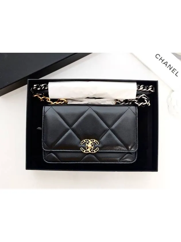 19 Chain Lambskin Wallet Cross Bag Black