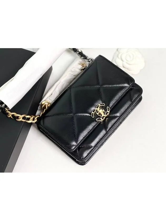 19 Chain Lambskin Wallet Cross Bag Black