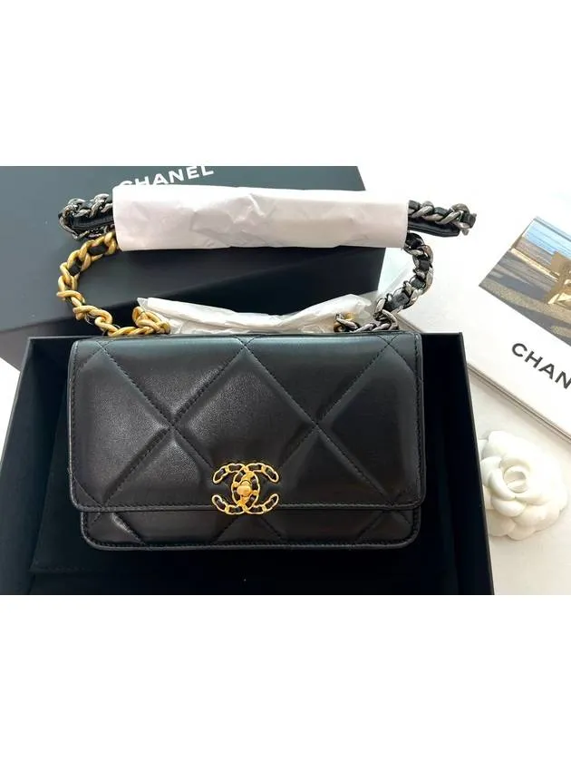 19 Chain Lambskin Wallet Cross Bag Black