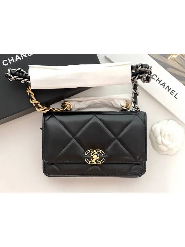 19 Chain Lambskin Wallet Cross Bag Black