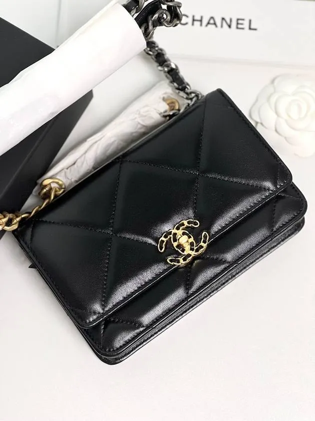 19 Chain Lambskin Wallet Cross Bag Black