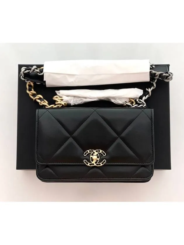 19 Chain Lambskin Wallet Cross Bag Black