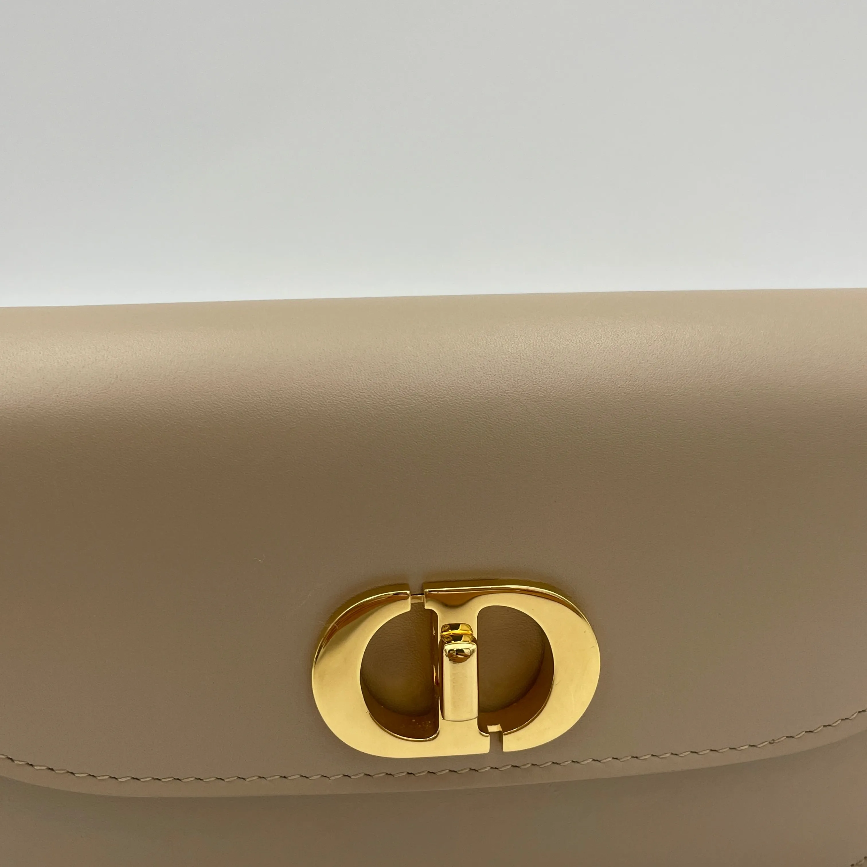 30 Montaigne Avenue Small Beige Crossbody Bag in Calfskin, Gold hardware