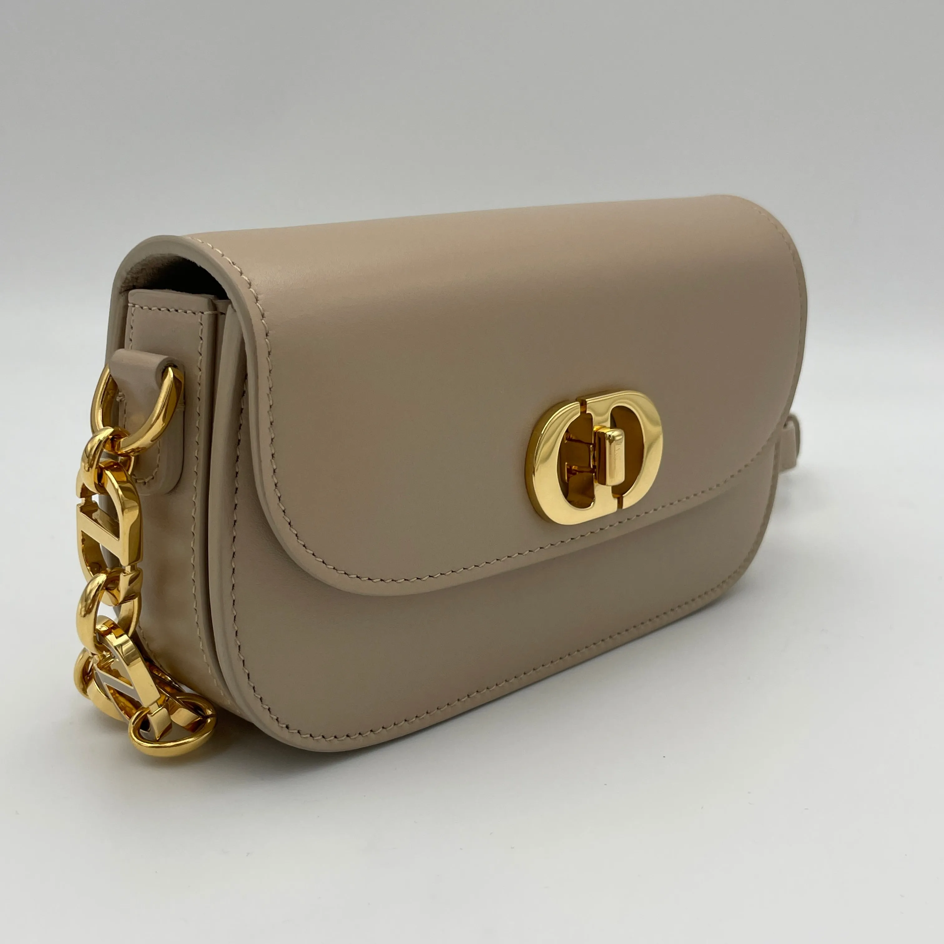 30 Montaigne Avenue Small Beige Crossbody Bag in Calfskin, Gold hardware